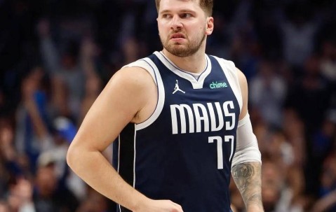 开云体育-东契奇连续二十场比赛得分超过最后时刻胜出，独行侠不断突破！上演精彩一战的简单介绍