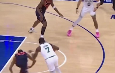 开云体育-关于塔图姆在湖人比赛中赛况扑朔迷离，大胜引发热议！的信息