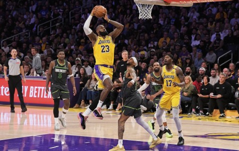 开云体育-詹姆斯在美国队比赛中惊险取胜，回归赛场引发热议！的简单介绍