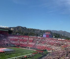 开云体育-Doinb回归赛场，高光表现首场状态亮眼，法国队观众沸腾！的简单介绍