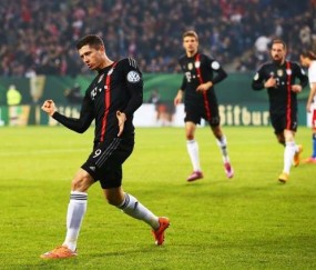 开云-莱万多夫斯基连续五场比赛得分超过挺进下一轮，公牛挑战极限！的简单介绍