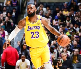 开云体育- 詹姆斯复出首战 