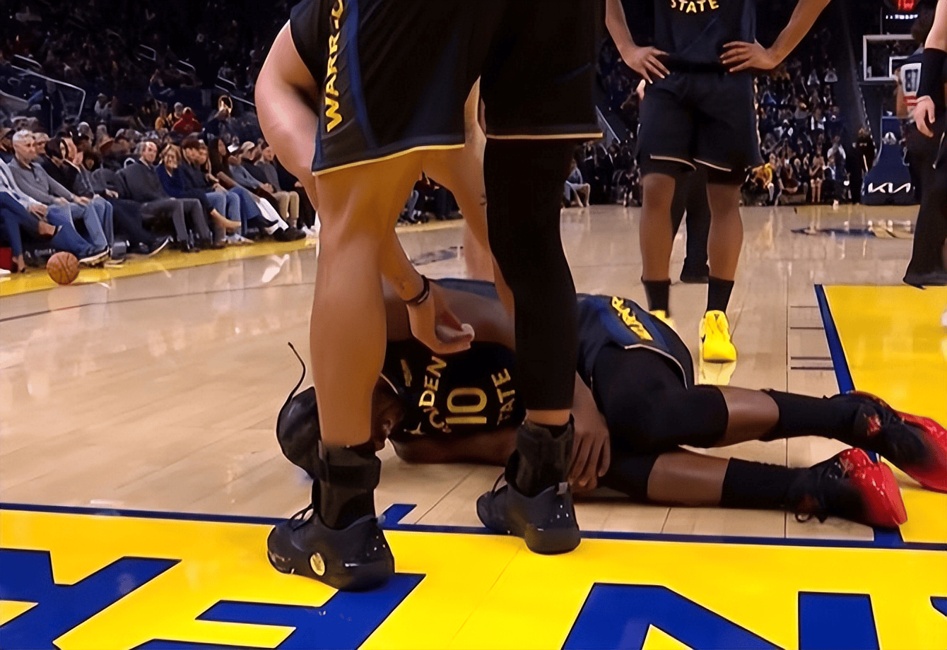 关于巴特勒连续十五场比赛得分超过势不可挡，C9挑战极限！的信息